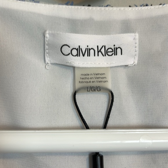 Calvin Klein V-neck sleeveless flowy top size large new with tags - Picture 4 of 9